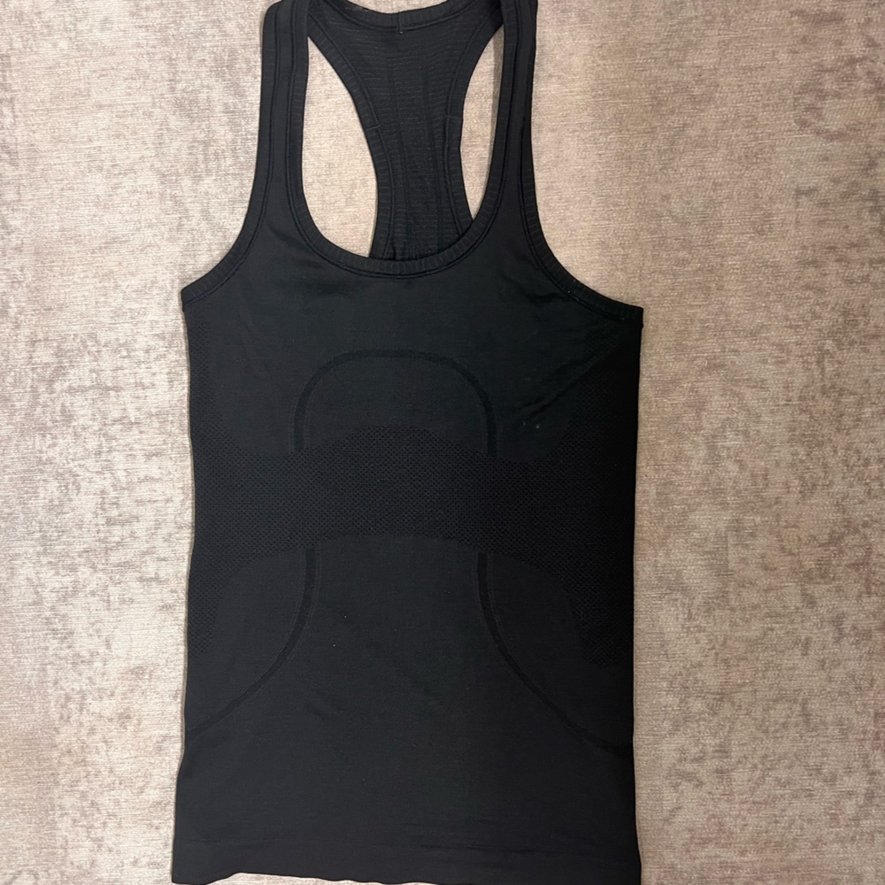 Lululemon black tank